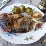 Караси,запеченные в сметанном соусе