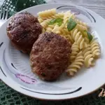 Котлеты с вялеными томатами