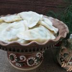 Вареники с картофелем, грибами и черемшой