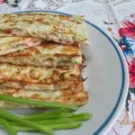 Лаваш с начинкой из сыра с крабовыми палочками