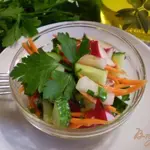 Весенний салат с морковкой