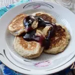 Оладьи с овсяной крупой и изюмом
