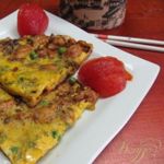 Фритатта с куриным мясом и соевым соусом