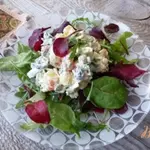 Салат с копченной красной рыбой