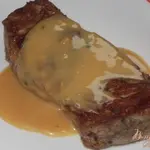 Говяжий стейк с перечным соусом