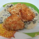 Шницель из капусты с грибной подливой