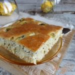Пирог на манке с киви и маком