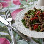 Салат с отварной говядиной