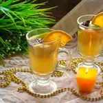 Глинтвейн из белого вина со специями и свежими фруктами