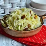 Капустный салат с черной редькой и яблоком