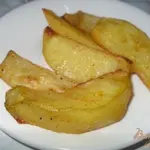 Запеченные картофельные дольки