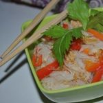Рисовая вермишель с курицей и овощами