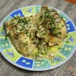 Тушенная курица со сметаной и грибами