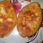 Пирожки с картошкой и фаршем на сковороде