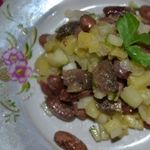 Салат из фасоли и свежего огурца