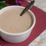 Овсянка с йогуртом и клубничным вареньем