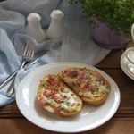 Гренки горячие с ветчиной и сыром