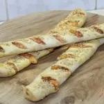 Соленая трубочка с кунжутом