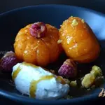Десерт с карамелизированными мандаринами