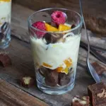 Десерт с кремом из моцареллы
