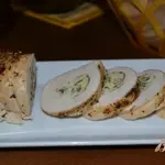 Куриный рулет с омлетом и шпинатом