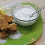 Сырные палочки со сметанным соусом