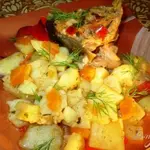 Тушеная горбуша с овощами