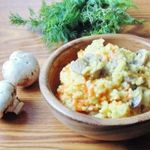 Каша из пшена с куриными желудками и грибами
