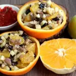 Салат с мясом, фруктами и черносливом