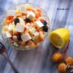 Салат с сыром фета, фасолью и черносливом