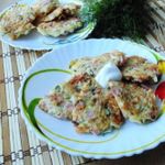 Оладьи из капусты с колбасой и сыром