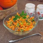 Морковный салат с тертым сыром