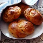 Луковые булочки
