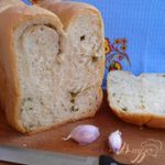Хлеб с укропом и чесноком в хлебопечке