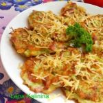 Кабачковые оладьи с сыром и колбасой
