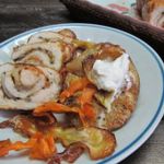 Куриный рулет фаршированный овощами