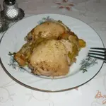 Курица с луком пореем