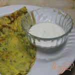 Сырные блинчики с укропом и сметаной