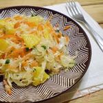 Салат из капусты, моркови и апельсина