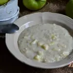 Овсяная каша с яблоком