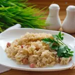 Аля-ризотто с беконом и луком