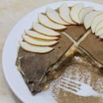 Шоколадные блинчики с сгущенкой и фруктами