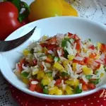 Салат со сладким перцем и рисом