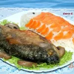 Жареные караси с гарниром из риса,овощей и грибов Золотая рыбка