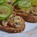 Горячие бутерброды с грибной начинкой