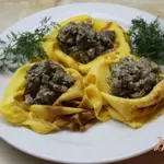 Блинные розочки с начинкой