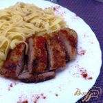 Утиная грудка с острым соусом чили и медом