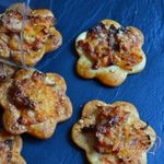 Аперитивная закуска с луком пореем