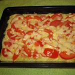Запеканка с картофелем, сосисками и помидорами