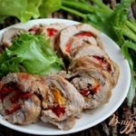 Мясной рулет с болгарским перцем и луком